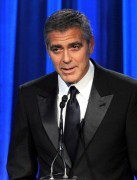 Джордж Клуни (George Clooney) speaks onstage during the 23rd annual Producers Guild Awards in Beverly Hills 21.01.2012 (12xHQ) 74595c202409352