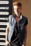 Джастин Бибер (Justin Bieber) poses before he performs an exclusive acoustic concert at Fox Studios in Sydney, Australia 17.07.2012 (19xHQ) 688e04203446199